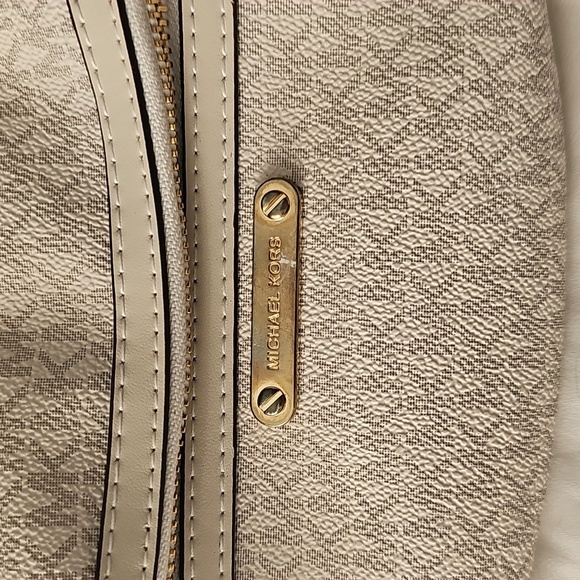 Crossbody Sling Mk - Picture 2 of 8